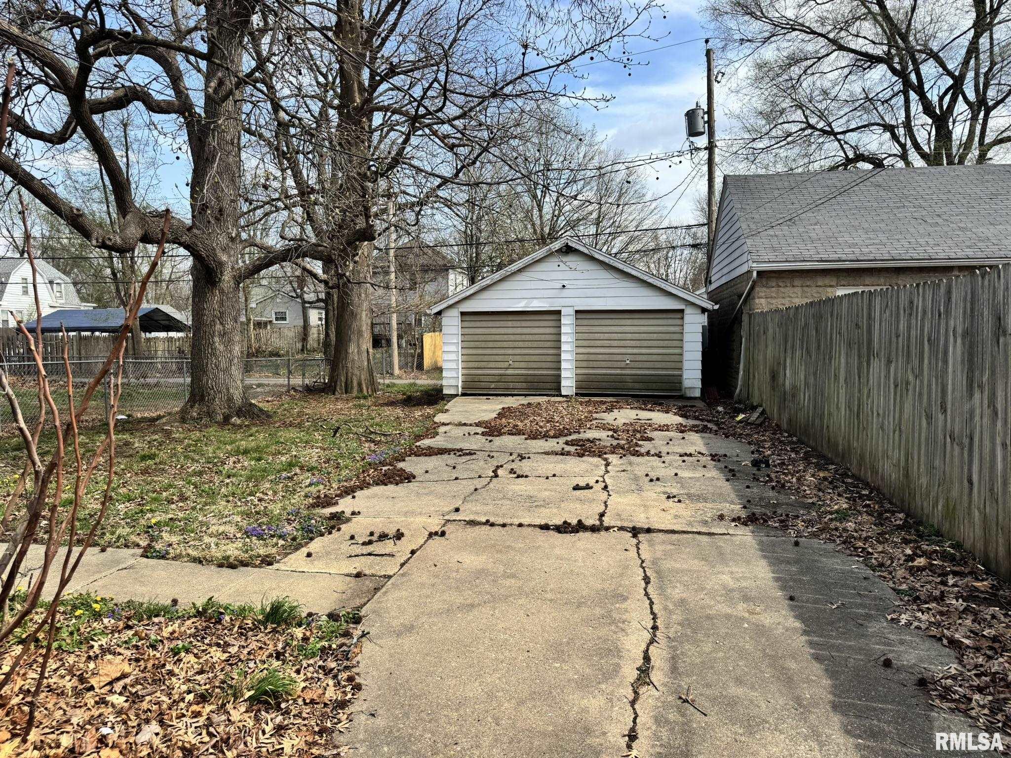 2408 Yale Boulevard Springfield, IL 62703 - Photo 33 of 34