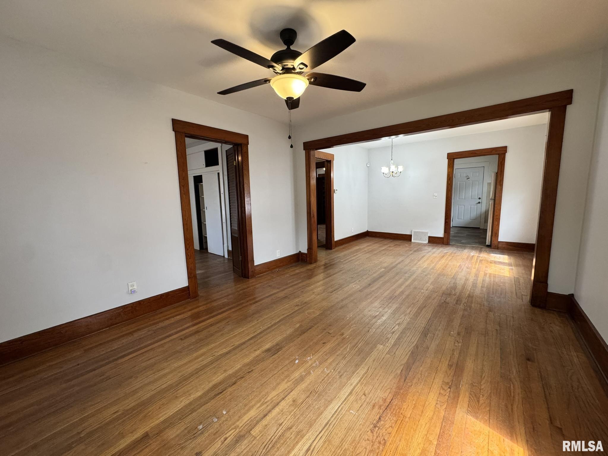 2408 Yale Boulevard Springfield, IL 62703 - Photo 4 of 34