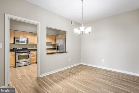 $368,000 | 19355 Cypress Ridge Terrace, Unit 1022, Leesburg, VA 20176