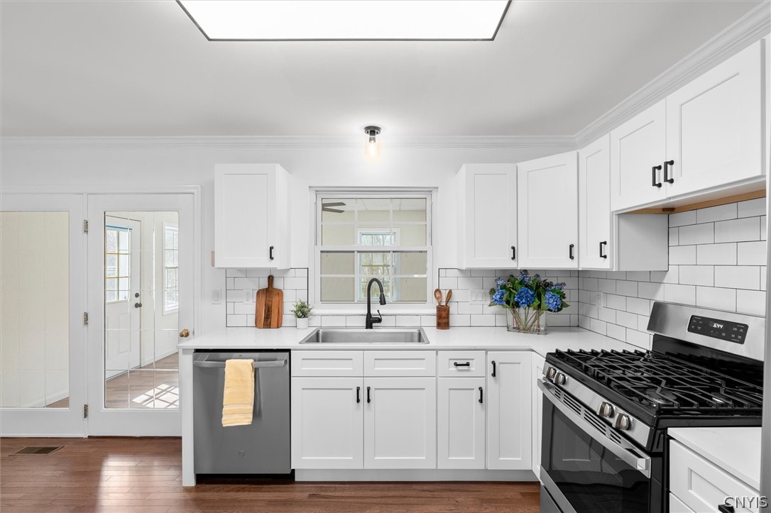 8196 Rizzo Drive Clay, NY 13041 - Photo 13 of 48