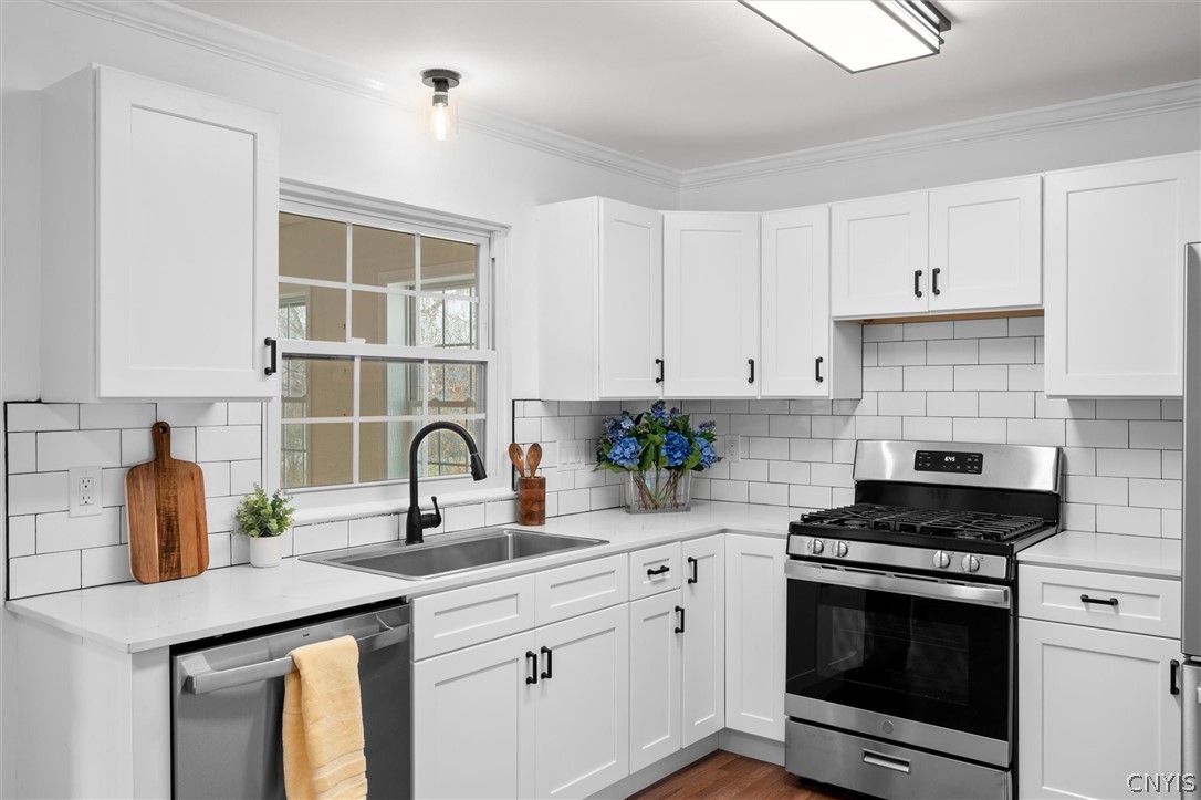 8196 Rizzo Drive Clay, NY 13041 - Photo 16 of 48