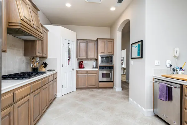 $633,888 | 1827 North Joshua Avenue, Clovis, CA 93619