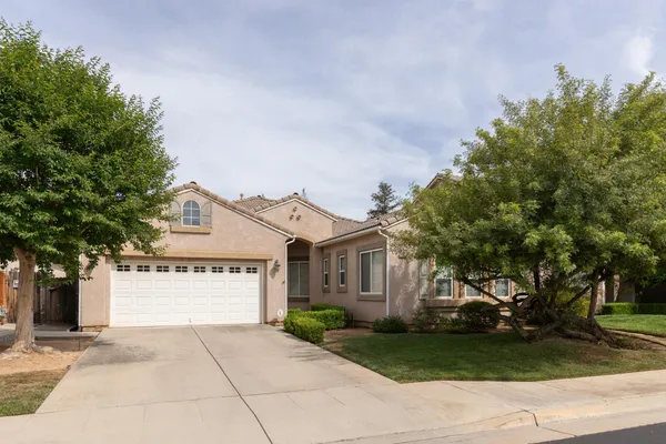 $633,888 | 1827 North Joshua Avenue, Clovis, CA 93619