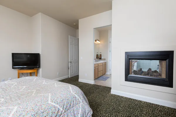 $633,888 | 1827 North Joshua Avenue, Clovis, CA 93619