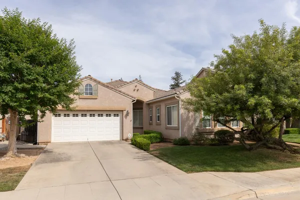 $633,888 | 1827 North Joshua Avenue, Clovis, CA 93619