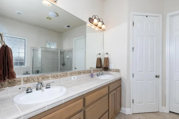 $633,888 | 1827 North Joshua Avenue, Clovis, CA 93619