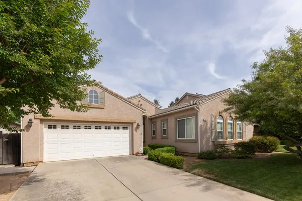$633,888 | 1827 North Joshua Avenue, Clovis, CA 93619
