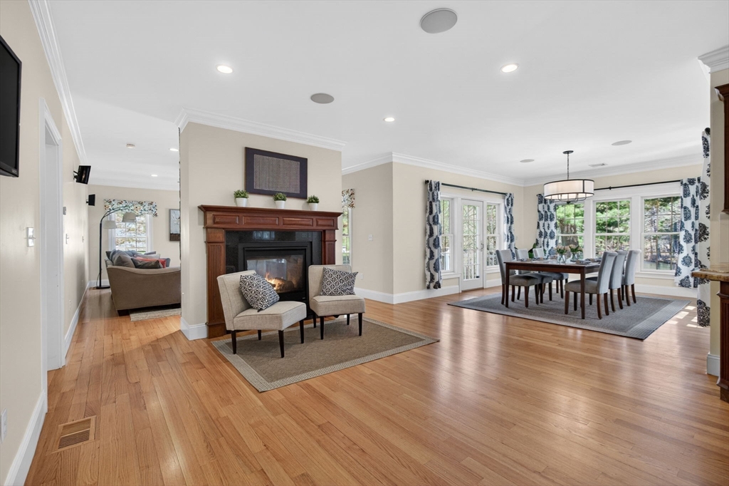 8 Fosters Pond Road Andover, MA 01810 - Photo 9 of 42