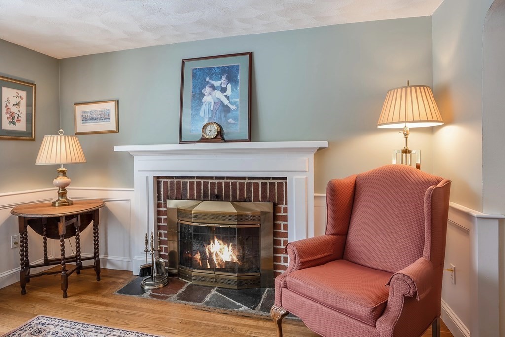 22 Brooksbie Road Bedford, MA 01730 - Photo 8 of 29 Gallery Image 8