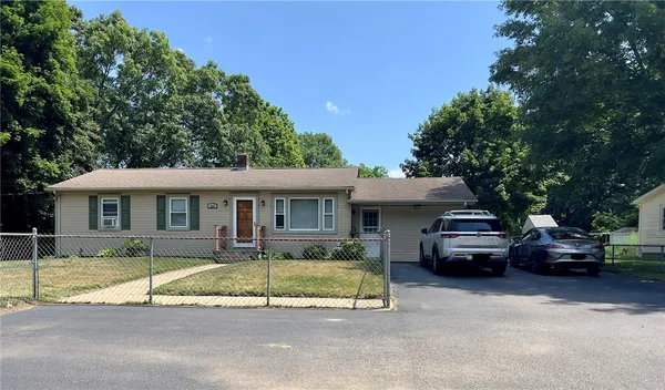 $399,900 | 426 Arnold Road, Coventry, RI 02816