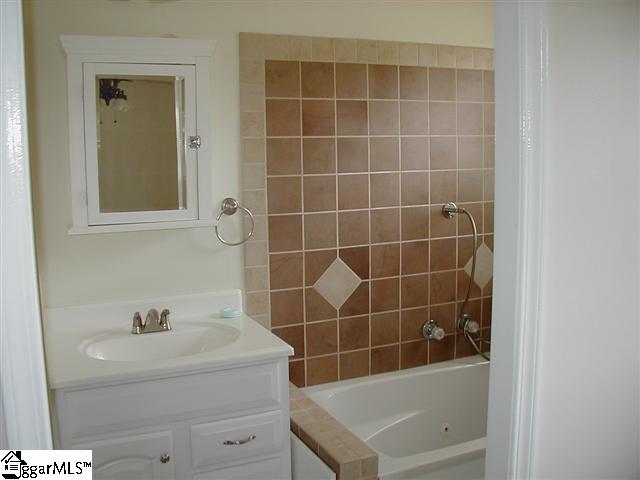 246 Richardson Road Simpsonville, SC 29680 - Photo 11 of 16 Gallery Image 11
