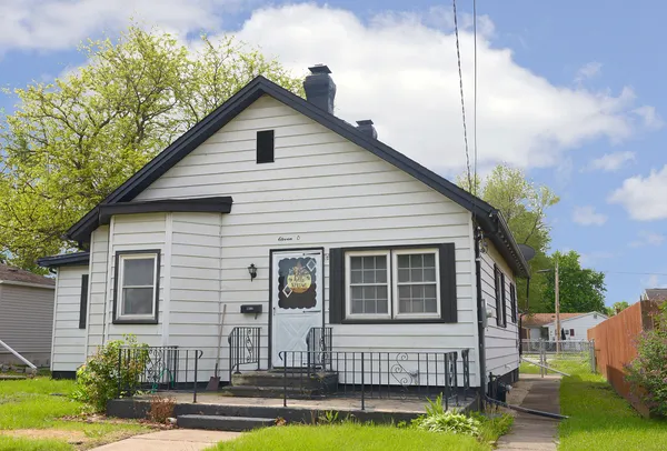 $136,900 | 1105 West Lafayette Street, Ottawa, IL 61350