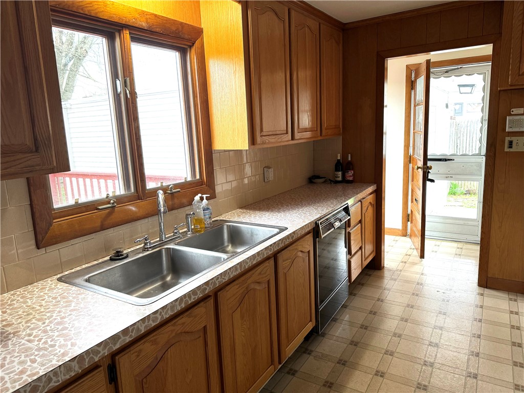 166 Old Willis Road Cumberland, RI 02864 - Photo 8 of 20 Gallery Image 8