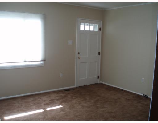 2421 Front Street Monaca, PA 15061 - Photo 3 of 7 Living Room.