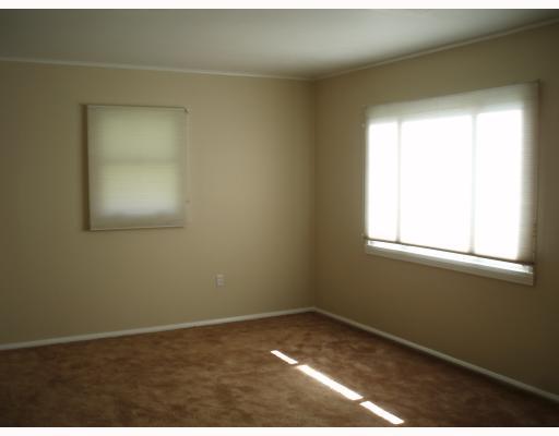 2421 Front Street Monaca, PA 15061 - Photo 4 of 7 Living Room.