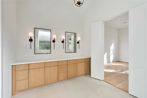 $1,329,900 | 1002 East 25th Street, Houston, TX 77009