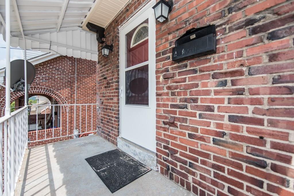 32 West Garden Road Pittsburgh, PA 15227 - Photo 2 of 22 Gallery Image 2