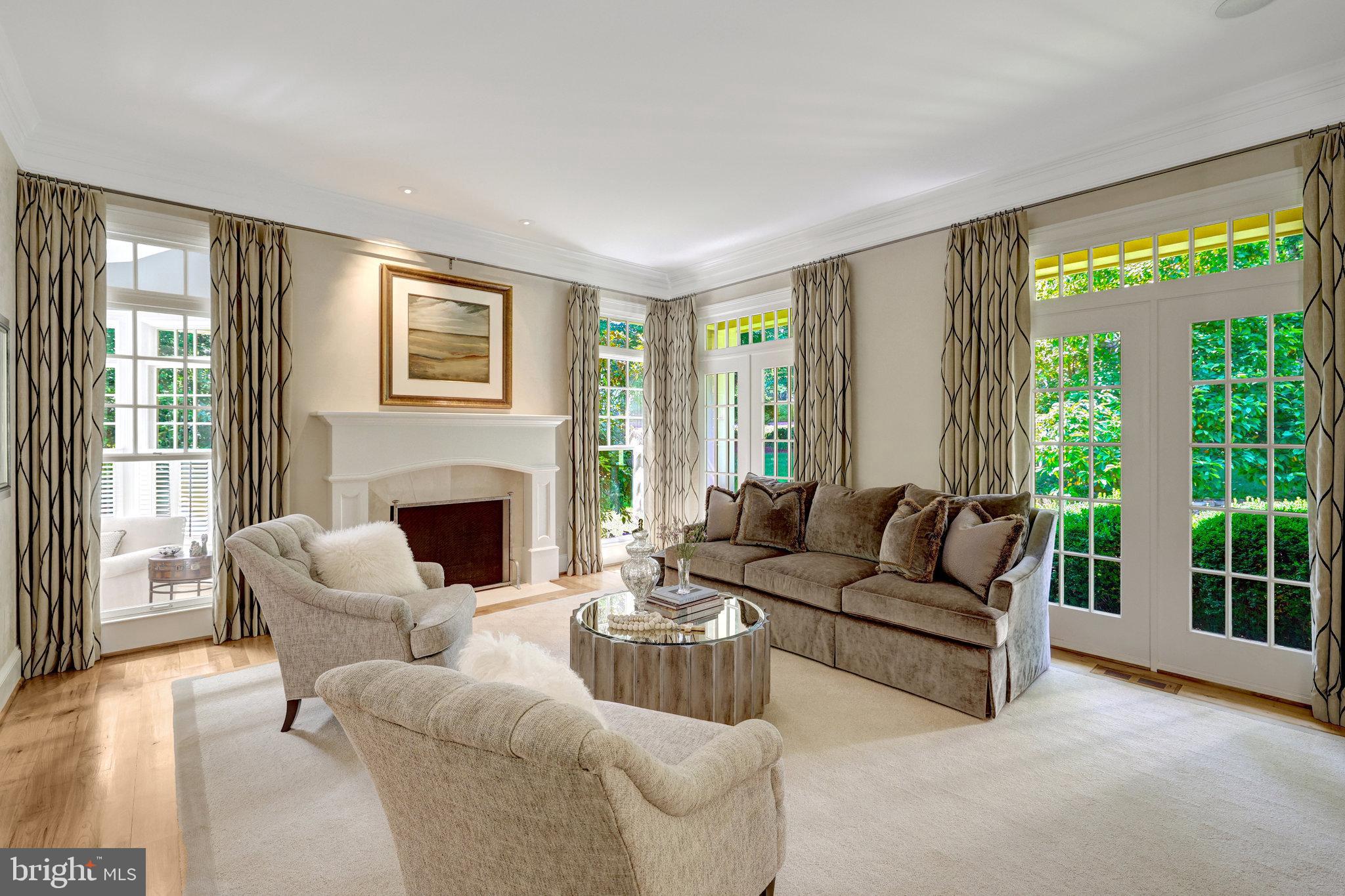 870 Alvermar Ridge Drive McLean, VA 22102 - Photo 3 of 24