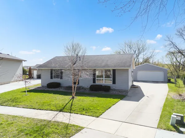 $319,900 | 976 22nd Street Southeast, Rochester, MN 55904