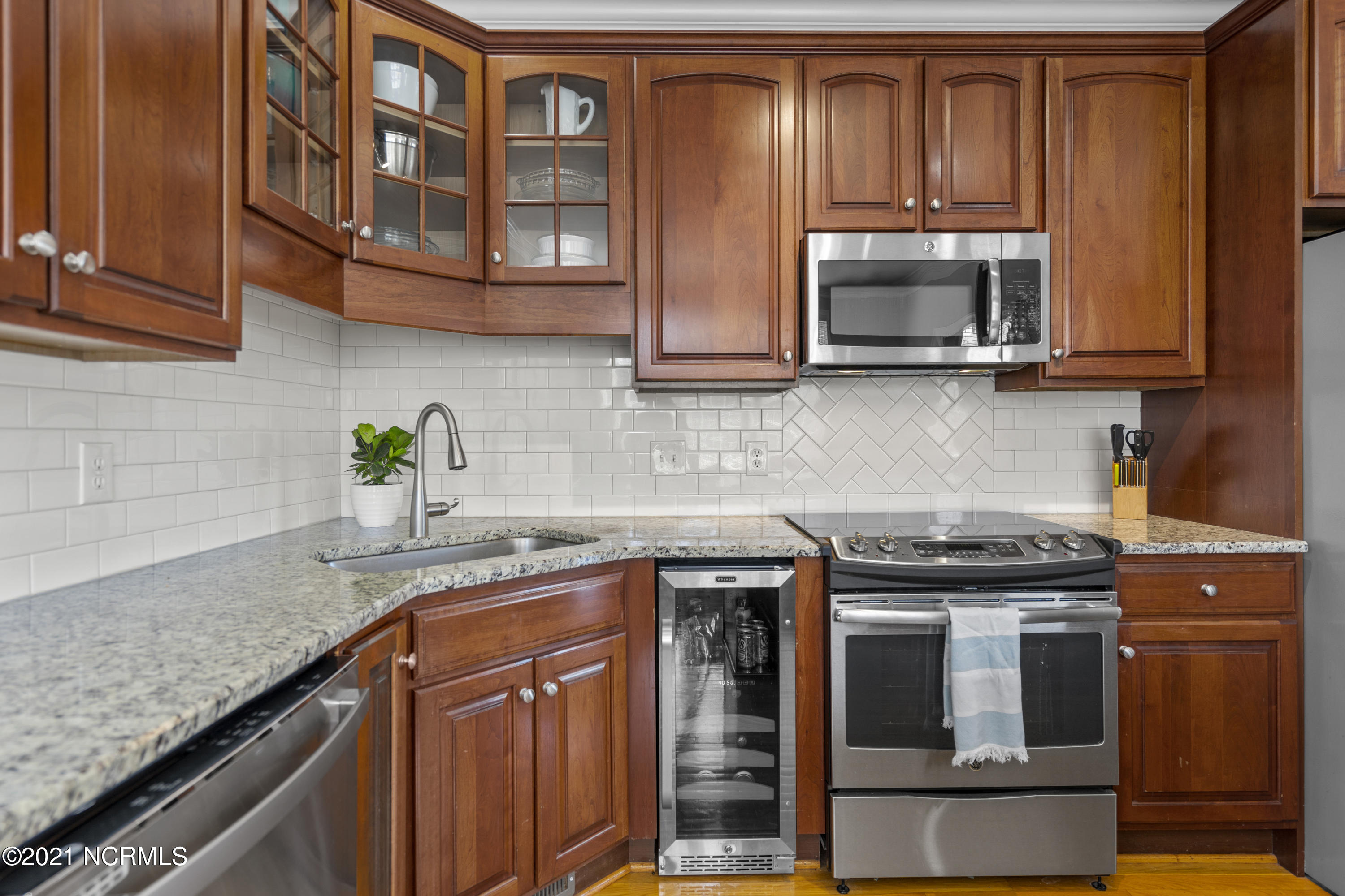 829 Radnor Road Wilmington, NC 28409 - Photo 14 of 57 829 Radnor Road HDR (15)