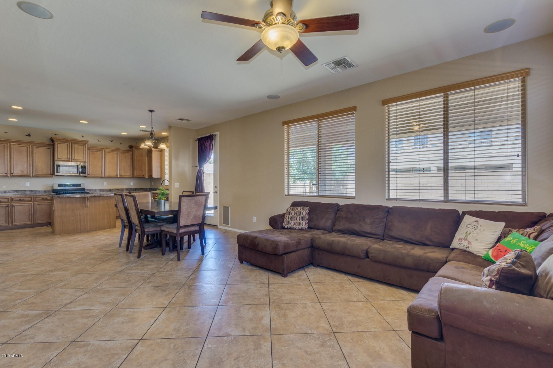 8906 West Cordes Road Tolleson, AZ 85353 - Photo 7 of 33 Greatroom_2