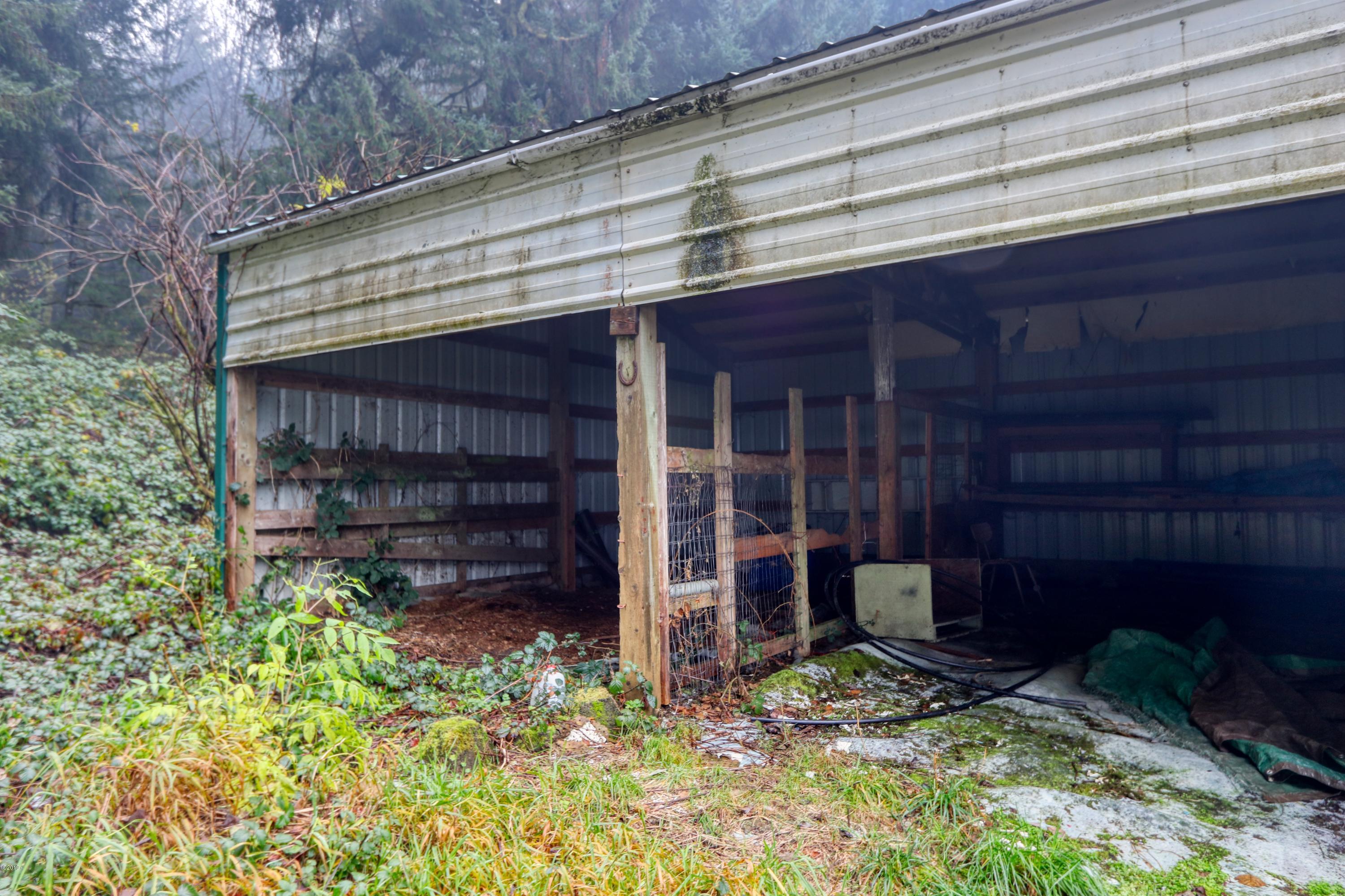 15 Yasek Loop Toledo, OR 97391 - Photo 16 of 23 Pole Barn