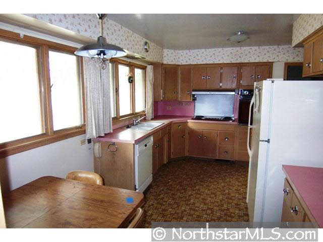 9845 Dellridge Road Bloomington, MN 55425 - Photo 4 of 7 Gallery Image 4