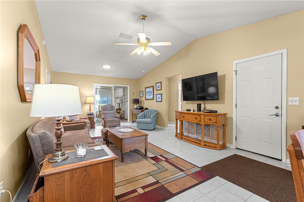 9335 Southwest 85th Terrace, Unit A Ocala, FL 34481 - Photo 8 of 40