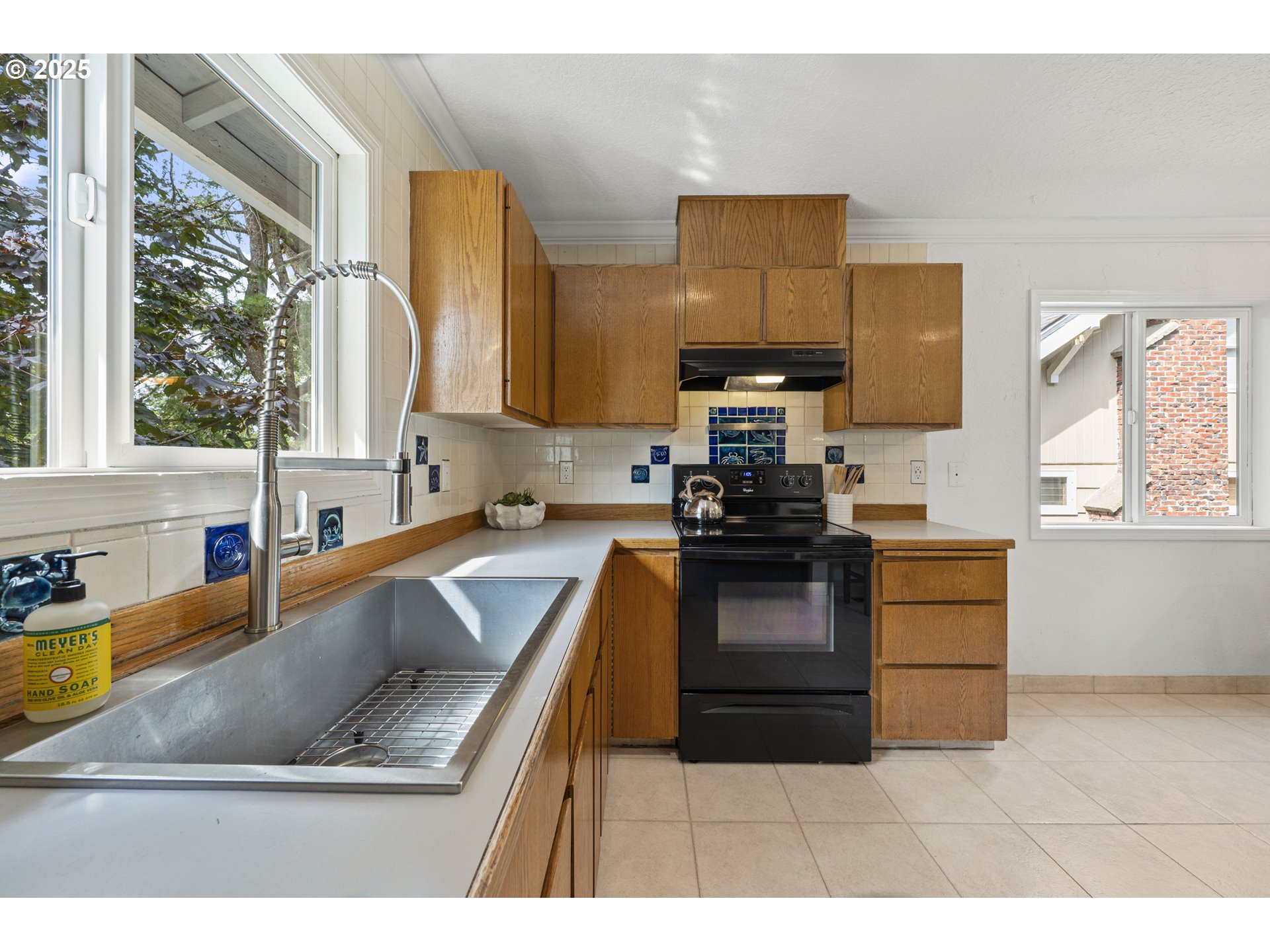 2831 Southwest Moss Street Portland, OR 97219 - Photo 11 of 40 Kitchen