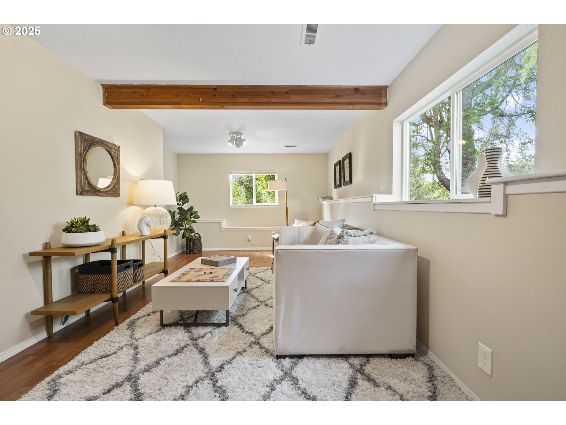 2831 Southwest Moss Street Portland, OR 97219 - Photo 23 of 40 Family Room
