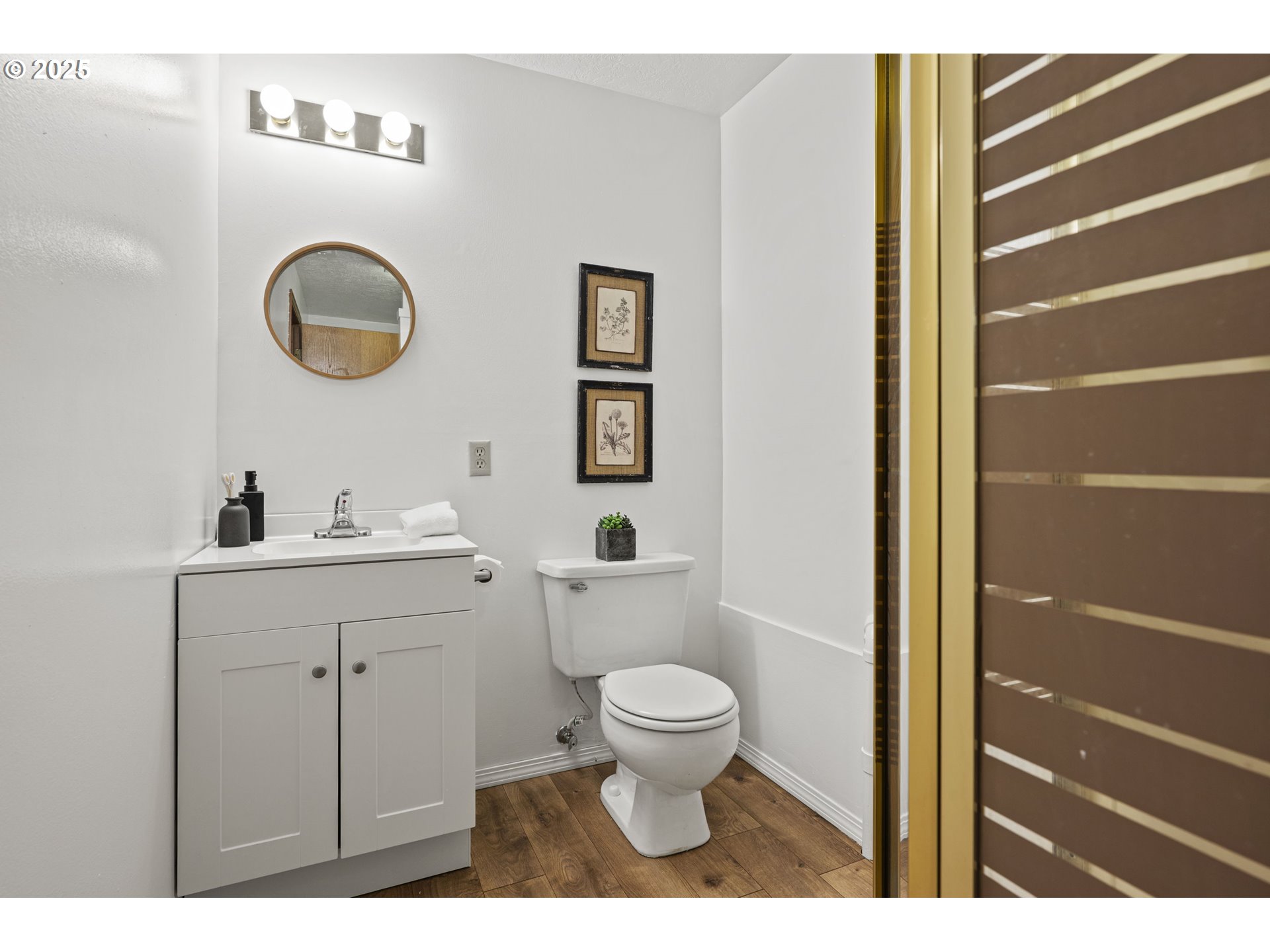 2831 Southwest Moss Street Portland, OR 97219 - Photo 26 of 40 Bathroom