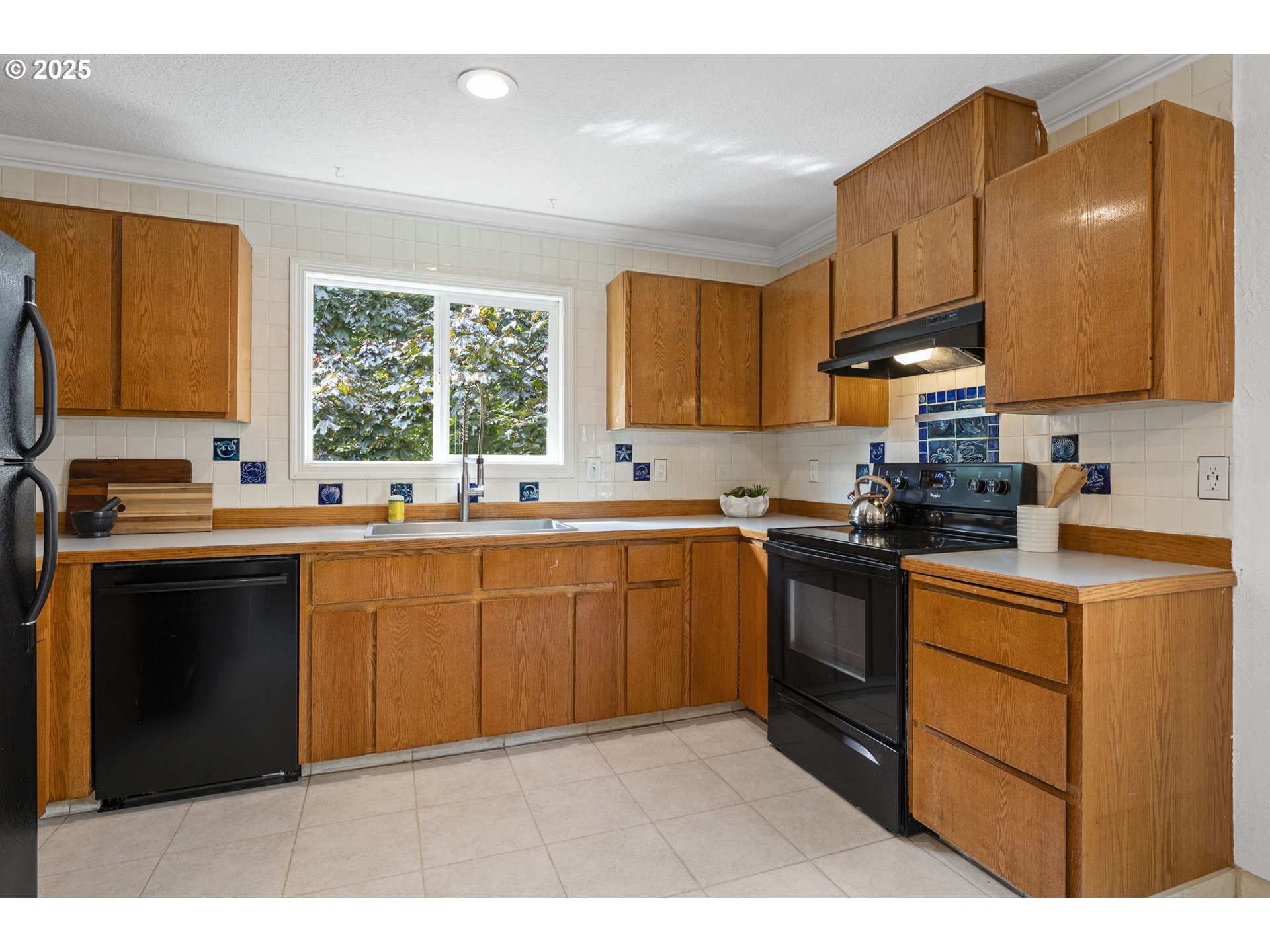 2831 Southwest Moss Street Portland, OR 97219 - Photo 9 of 40 Kitchen