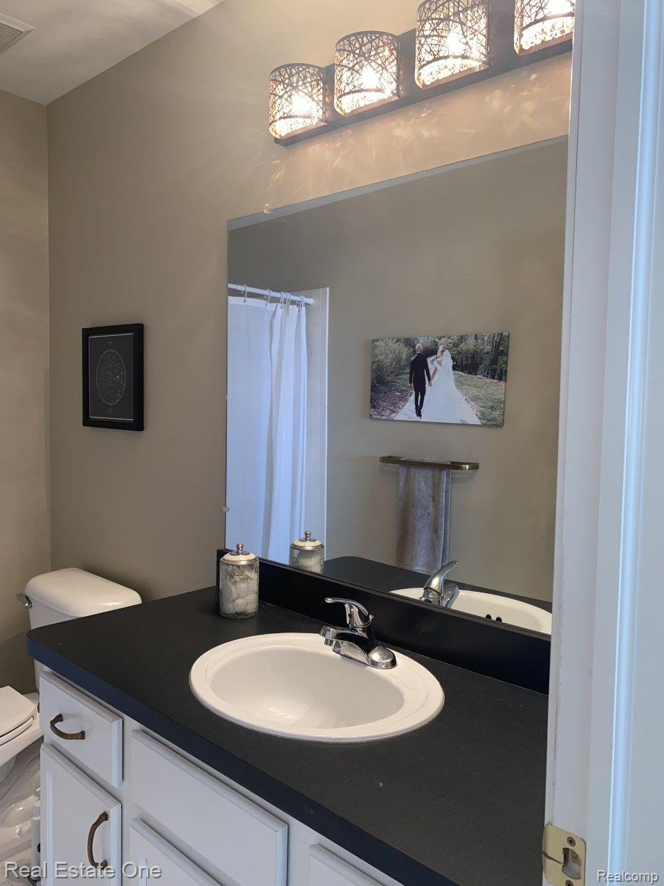1704 Deepwood Circle Rochester, MI 48307 - Photo 37 of 51 Gallery Image 37