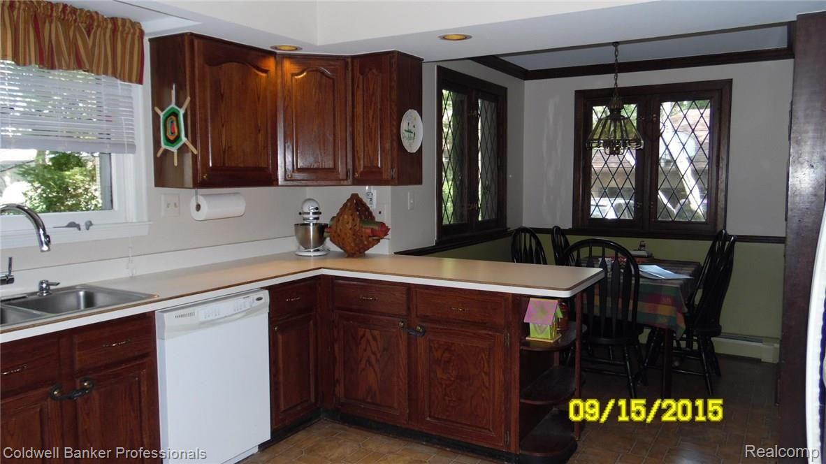 820 Washington Road Grosse Pointe, MI 48230 - Photo 12 of 37 12.JPG