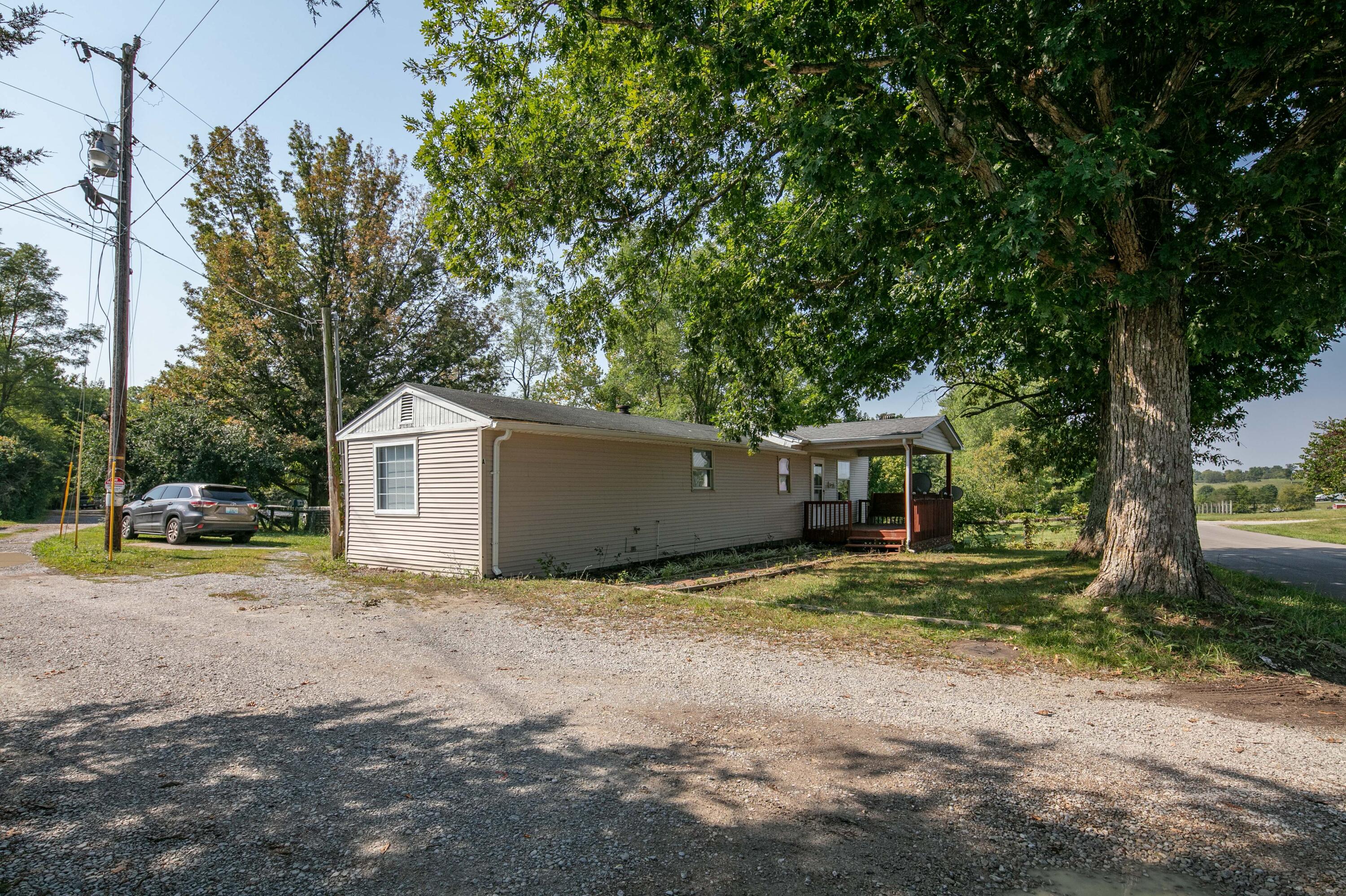 285 East Honaker Road Stamping Ground, KY 40379 - Photo 3 of 9 untitled (1 of 8)