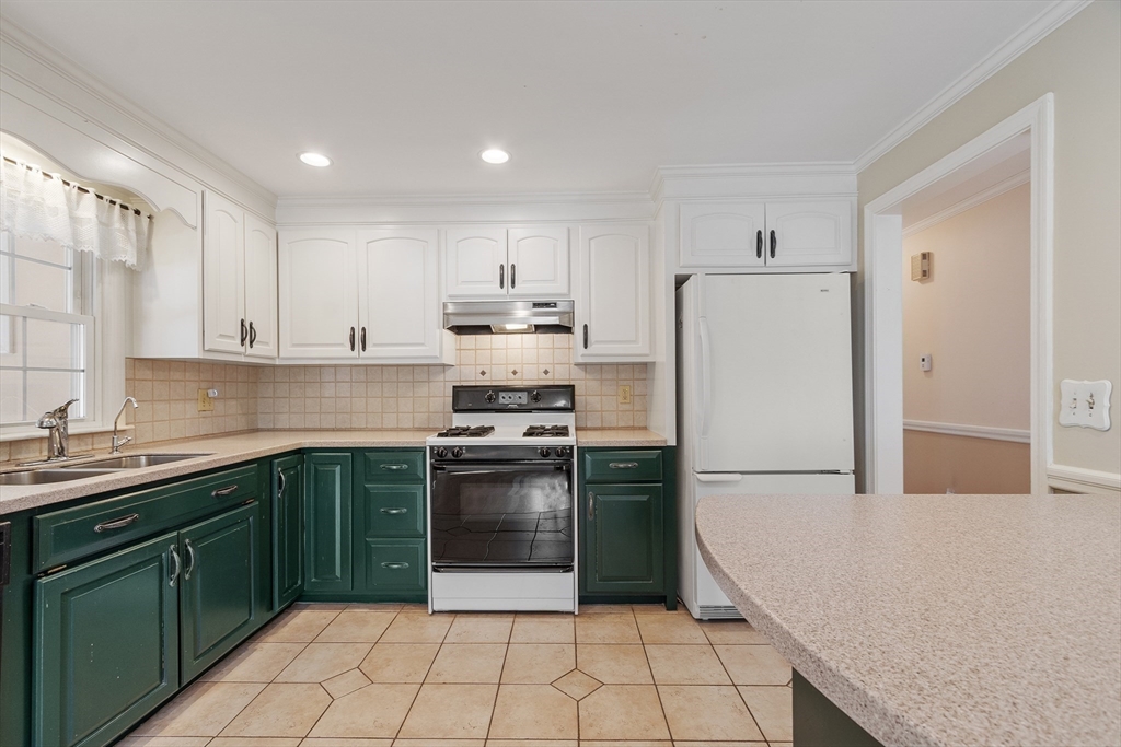 8 Appletree Lane Leominster, MA 01453 - Photo 5 of 39 Gallery Image 5