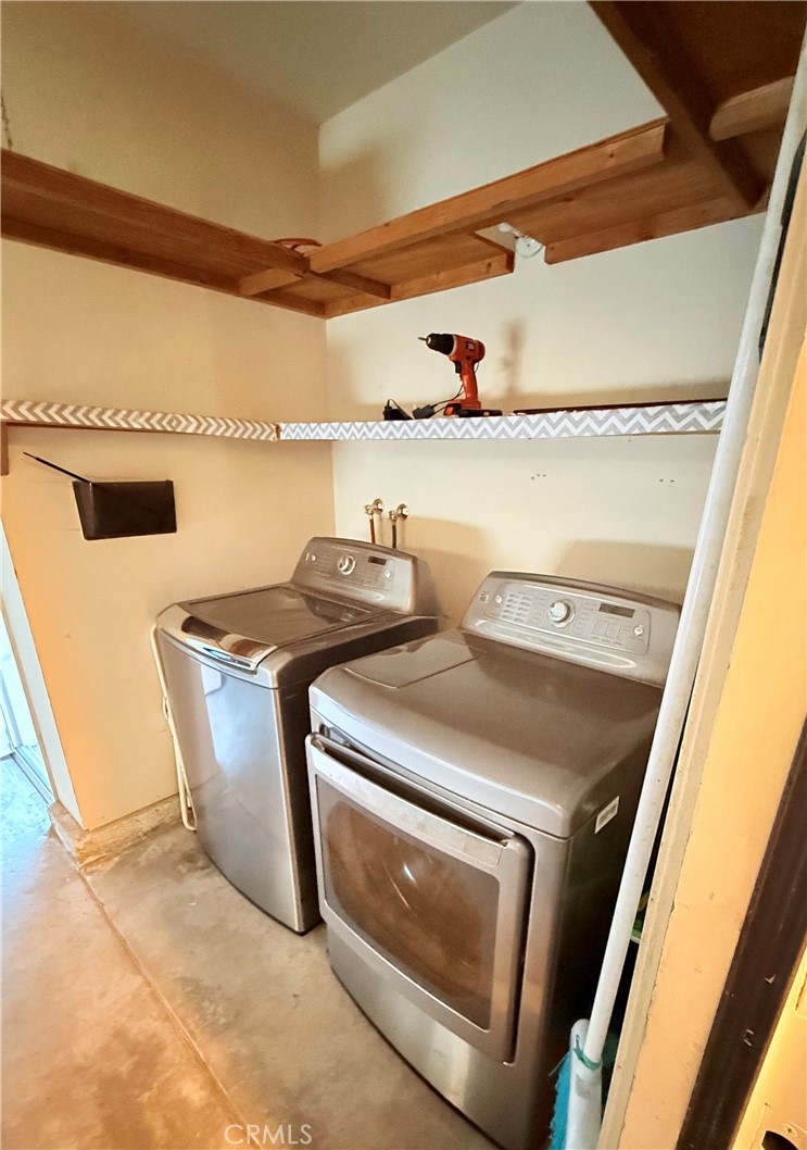 1749 Compromise Line Road Glendora, CA 91740 - Photo 15 of 16 a utility room with dryer and washer