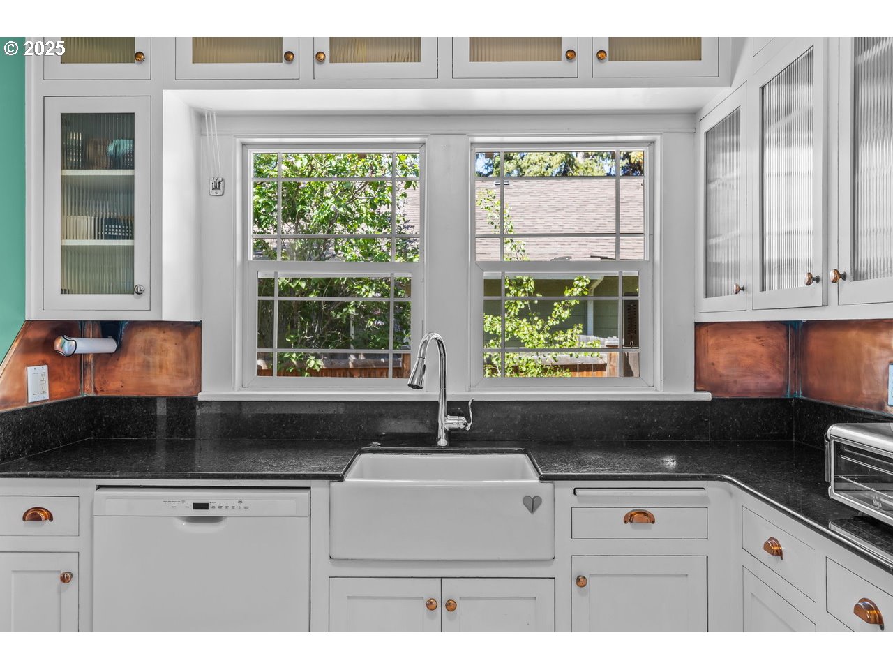 414 Northwest Riverside Boulevard Bend, OR 97703 - Photo 5 of 36 Gallery Image 5