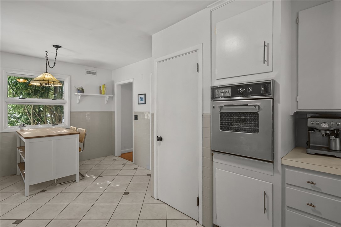 150 Ridge Street Pawtucket, RI 02860 - Photo 17 of 45