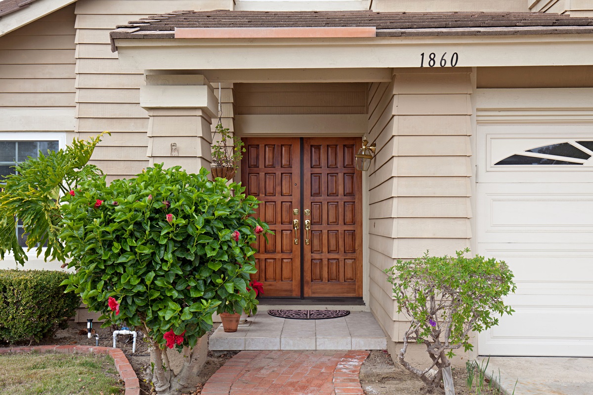 1860 Wandering Road Encinitas, CA 92024 - Photo 3 of 25