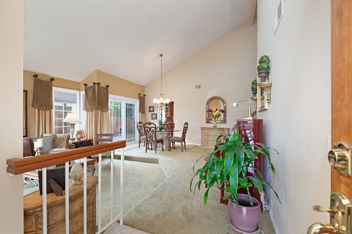 1860 Wandering Road Encinitas, CA 92024 - Photo 4 of 25