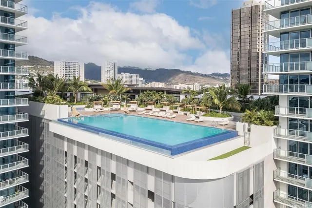 $2,950 | 1500 Rycroft Street, Unit 2403R, Honolulu, HI 96814