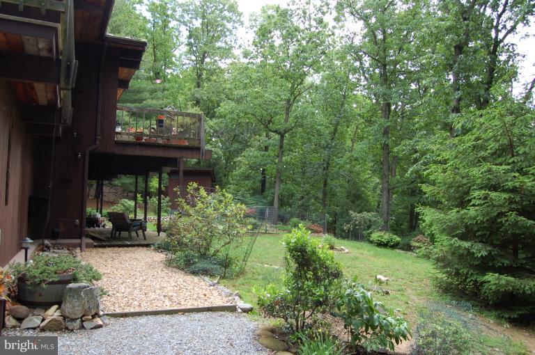 197 Valley Road Front Royal, VA 22630 - Photo 13 of 30 Walk way