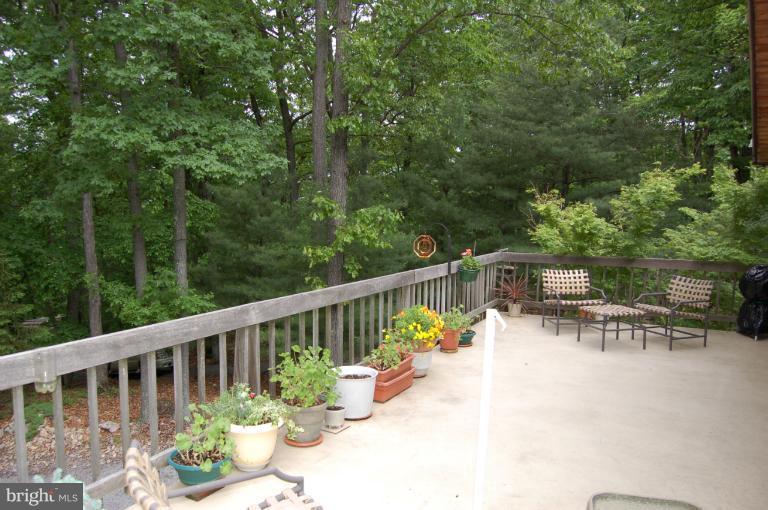 197 Valley Road Front Royal, VA 22630 - Photo 25 of 30 Deck