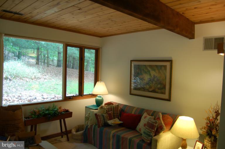 197 Valley Road Front Royal, VA 22630 - Photo 4 of 30 Living Room