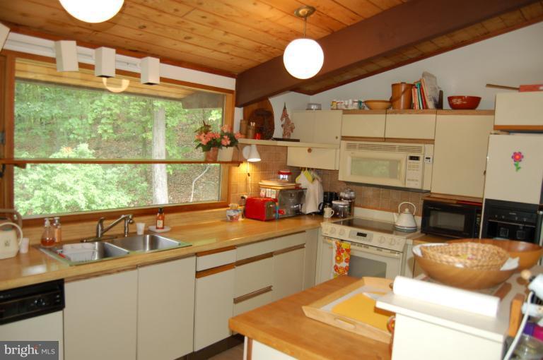 197 Valley Road Front Royal, VA 22630 - Photo 5 of 30 Kitchen