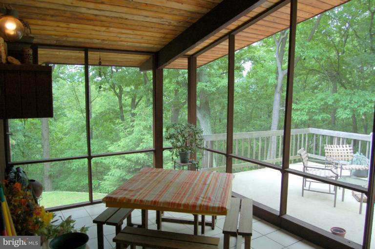 197 Valley Road Front Royal, VA 22630 - Photo 6 of 30 Screened in Porch
