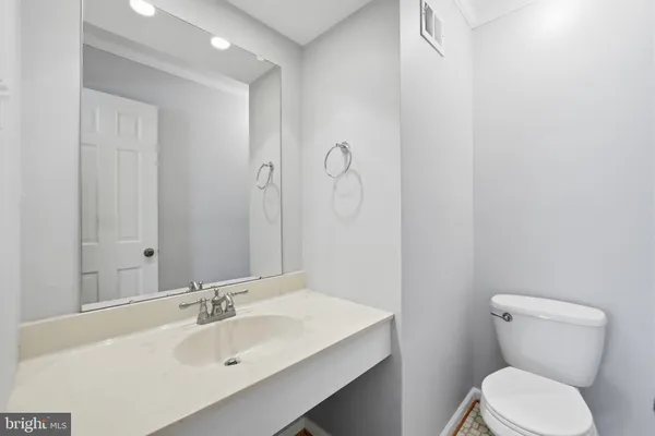 $2,700 | 9402 Quill Place, Montgomery Village, MD 20886