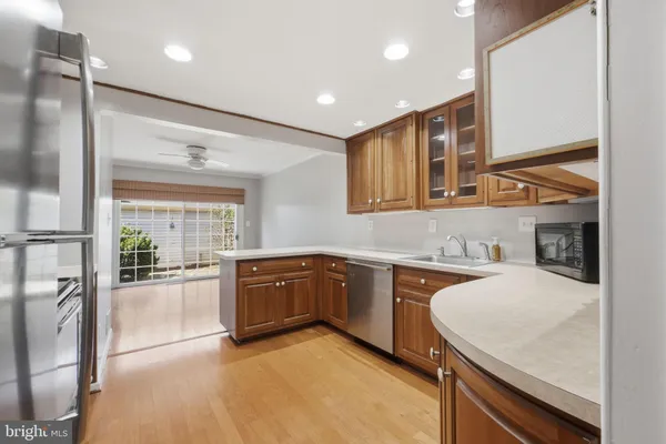 $2,700 | 9402 Quill Place, Montgomery Village, MD 20886
