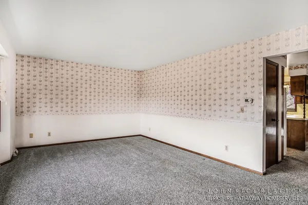 $499,750 | 4616 84th Street Southeast, Caledonia, MI 49316